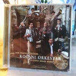 UNE FANFARE TSIGANE - a gipsy  brass band - KOCANI ORKESTAR